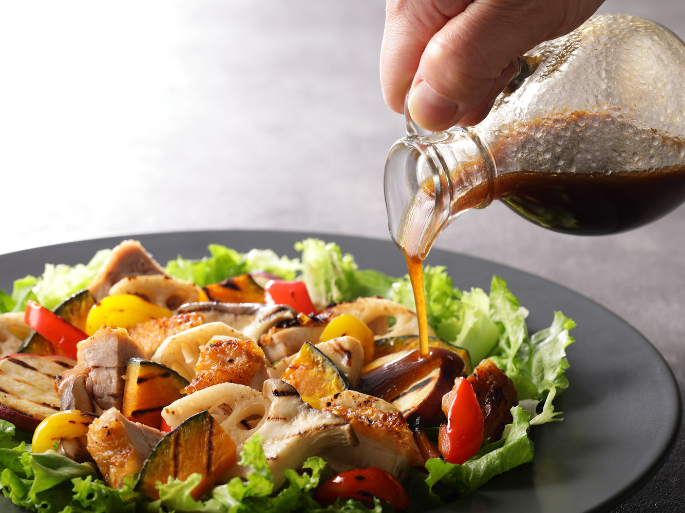 黒にんにくドレッシングの使用例